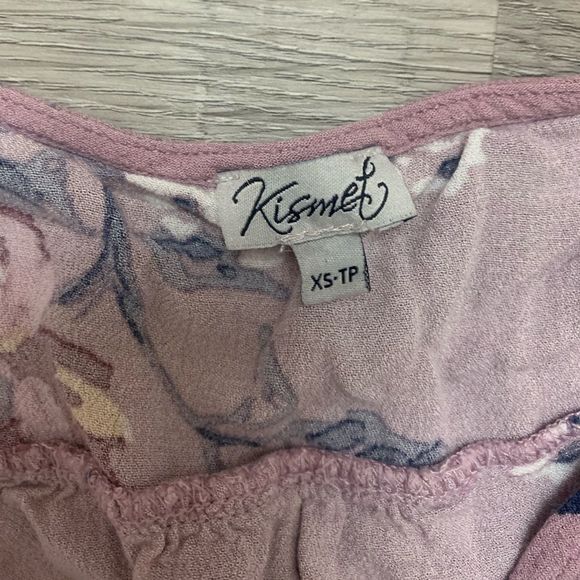 Kismet | Floral pink short sleeve blouse - Picture 3 of 3